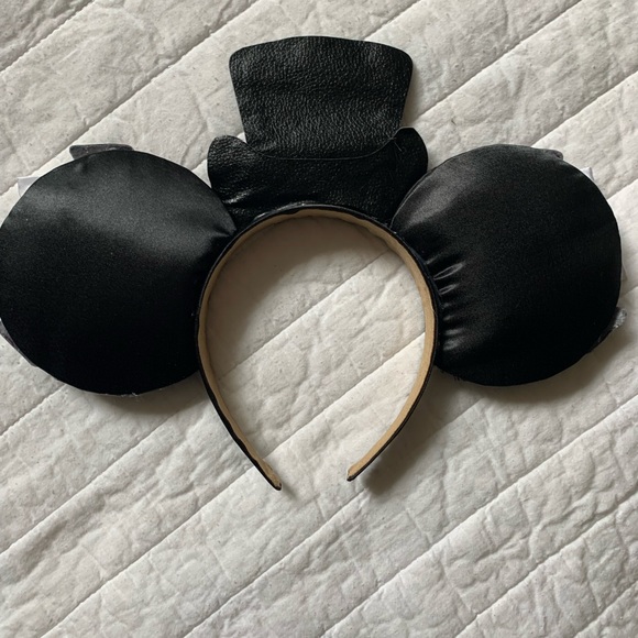 💍Bride & groom Disney Ears Set - Picture 7 of 7